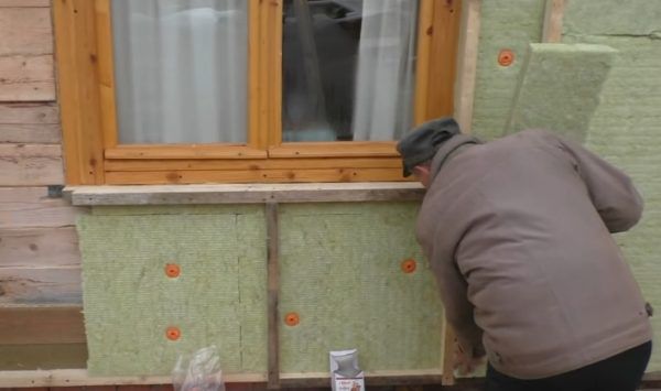 Укладка минеральной ваты