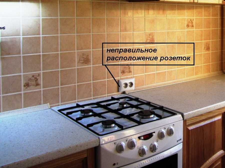 Всё о розетках на кухонном фартуке: расположение, высота от столешницы, как установить, ошибки монтажа